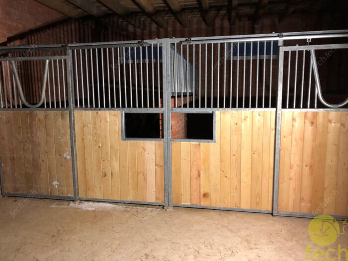 horse_box_stable
